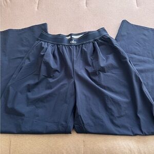 ALO Yoga Women’s Dark Blue Joggers
